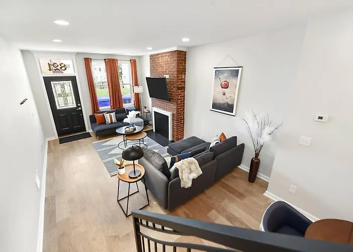 Hostwise - The Peralta - Brand New, Great Kitchen, Theater * Pittsburgh