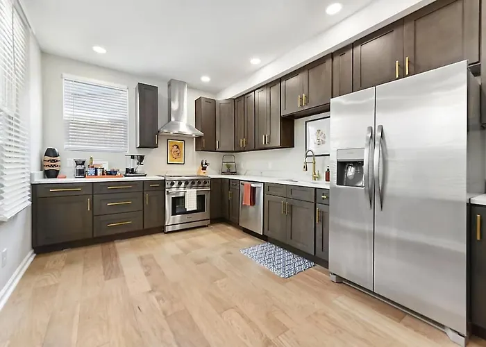 Сasa de vacaciones Hostwise - The Peralta - Brand New, Great Kitchen, Theater Pittsburgh